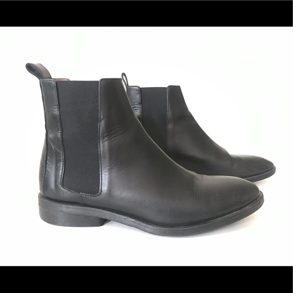 Everlane Chelsea Boot Black